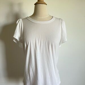 GAP White Short Sleeve Tee size Medium
